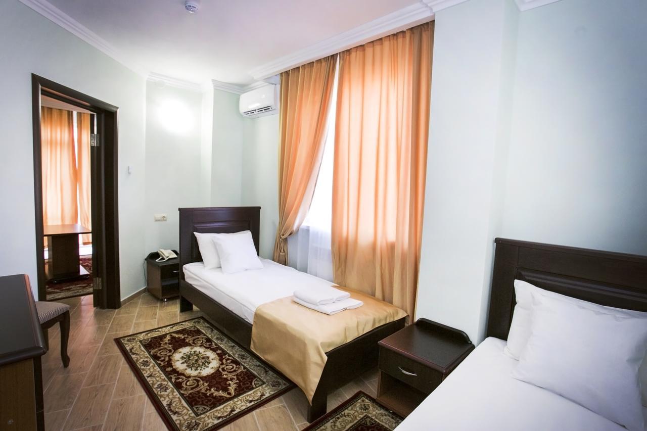 Hotel Acra Sukhumi Exterior photo