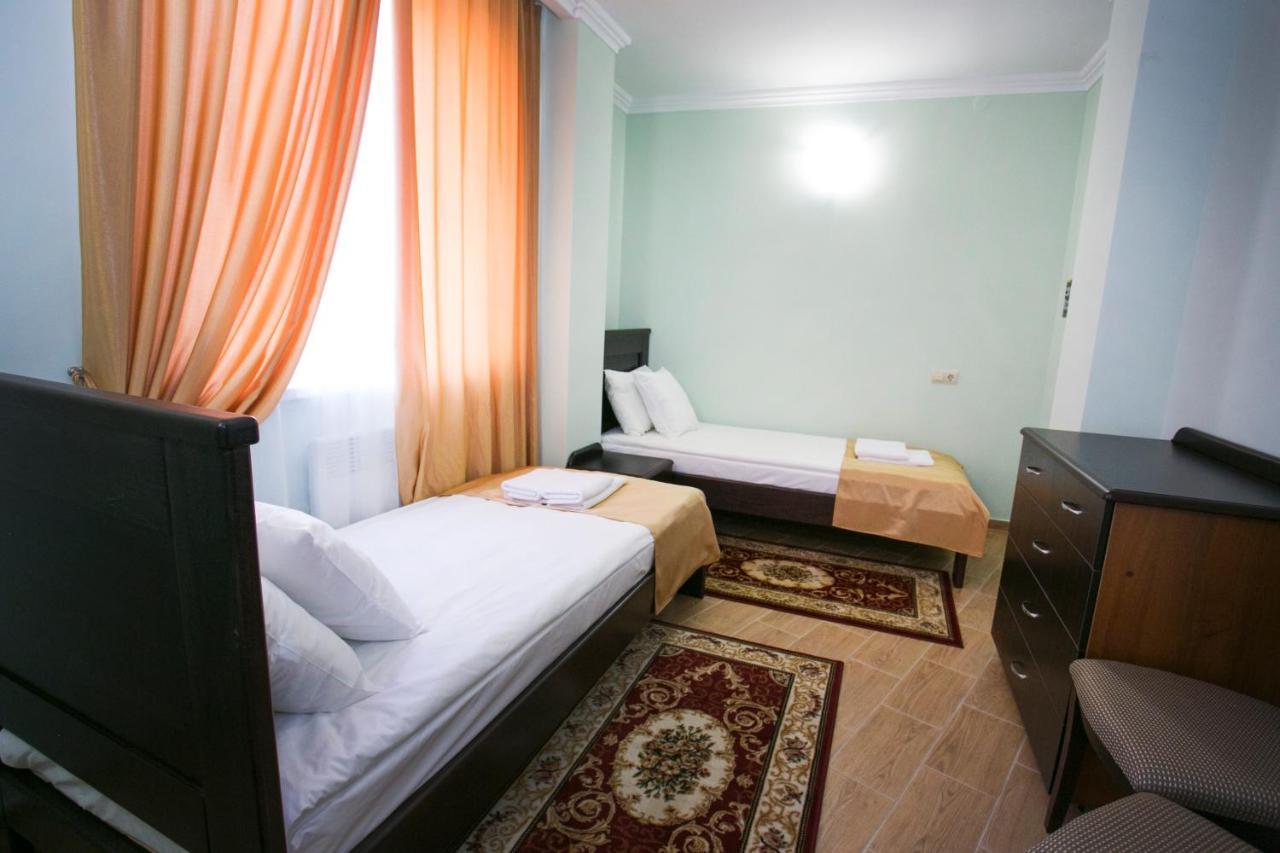 Hotel Acra Sukhumi Exterior photo