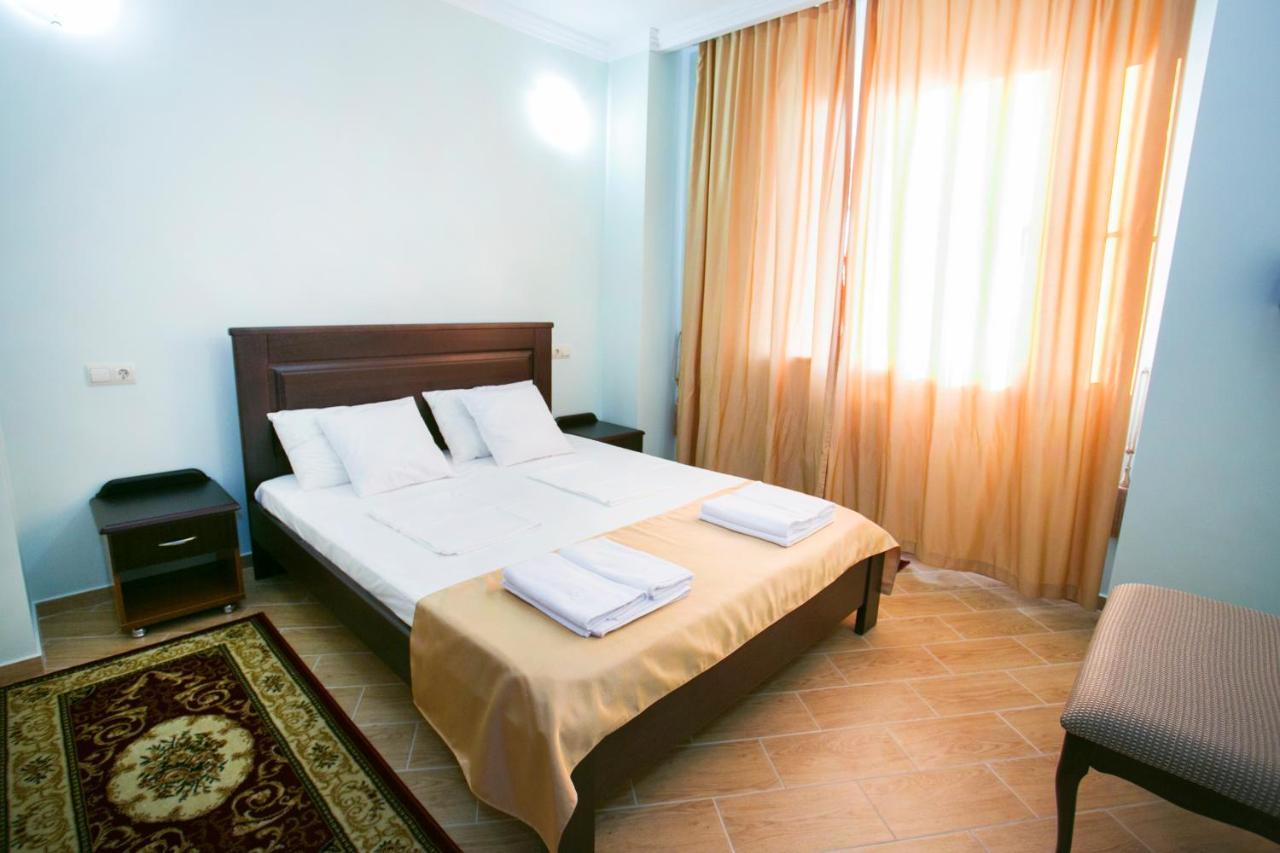 Hotel Acra Sukhumi Exterior photo