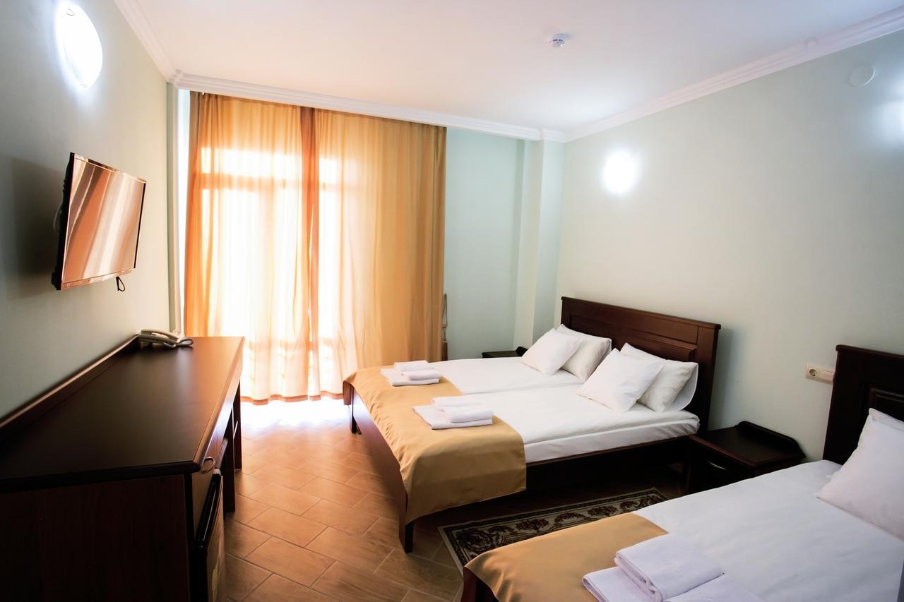Hotel Acra Sukhumi Exterior photo