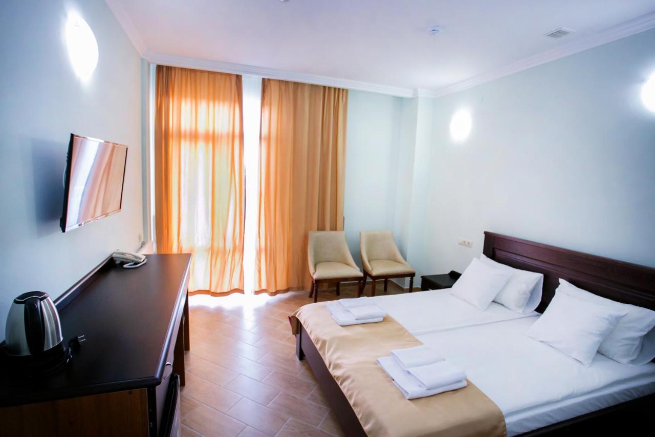 Hotel Acra Sukhumi Exterior photo
